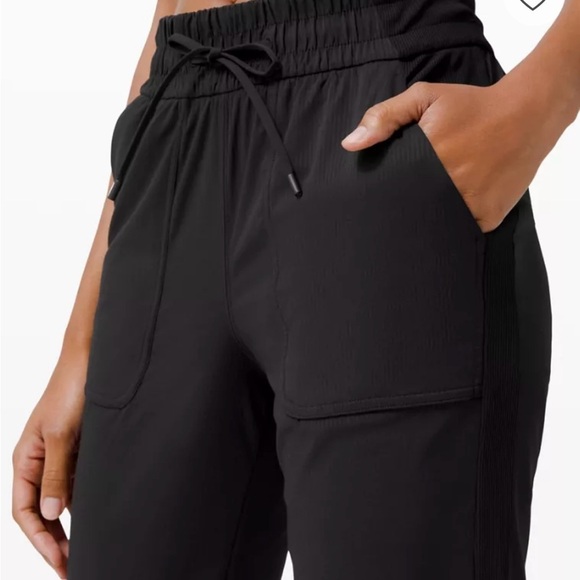 Lululemon Women's Dance Studio Joggers Black Size 6 Yoga Running Pants - Picture 3 of 9